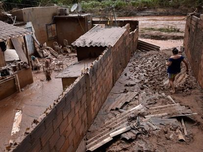 Chuvas inundaram bairros de Sabará, na região metropolitana de Belo Horizonte.