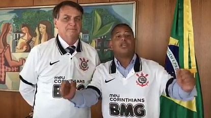 Bolsonaro e Marcelinho gravam vídeo durante encontro em Brasília.