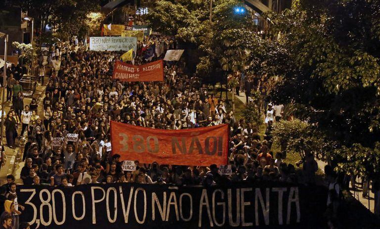 Ato contra o aumento nesta terça-feira.