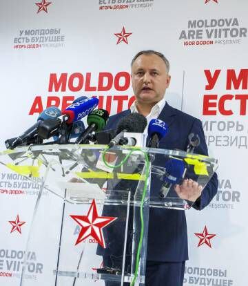 O presidente eleito, Igor Dodon, se dirige à imprensa depois de divulgados os resultados do segundo turno da eleição.