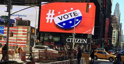 Cartaz publicitário incentiva o voto em Nova York.