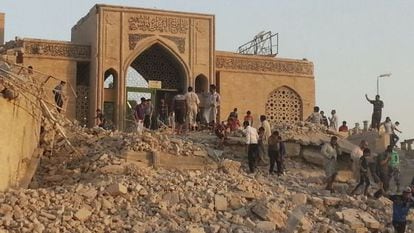 Estado de uma mesquita de Mossul depois de um ataque jihadista.