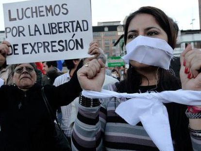 Manifestación pela liberdade de expressão, em Quito.