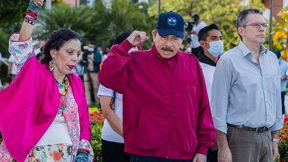 O presidente Daniel Ortega e sua esposa e vice-presidenta, Rosario Murillo, nesta quarta-feira em Manágua.
