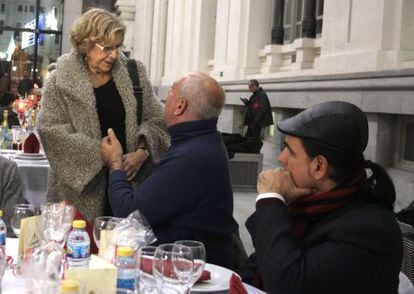 A prefeita de Madri, Manuela Carmena, durante o jantar.