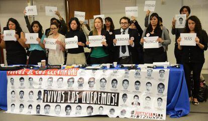 Minuto de silêncio na sede da CIDH em Washington.
