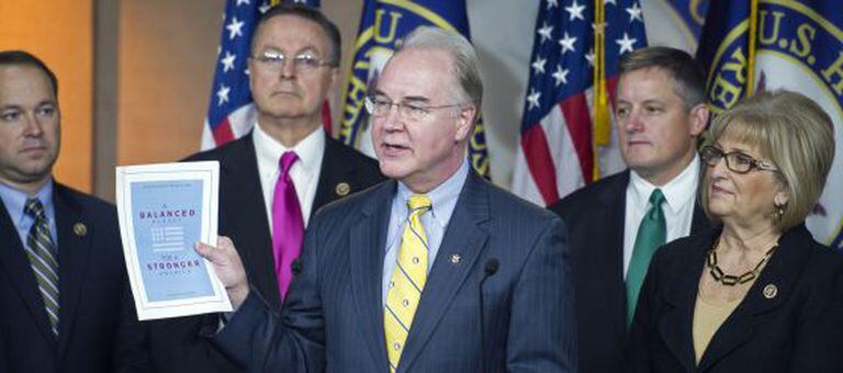 Tom Price, presidente do comitê orçamentário da Câmara dos Deputados, apresenta a proposta republicana de contas para 2015.