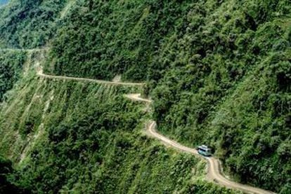 A estrada dos Yungas, na Bolívia, conhecida como o caminho da morte.