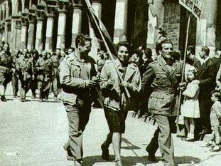 Partisans em Milão depois da libertação do fascismo.