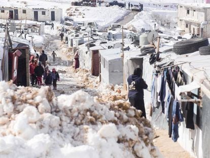 O assentamento de Arsal coberto de neve.