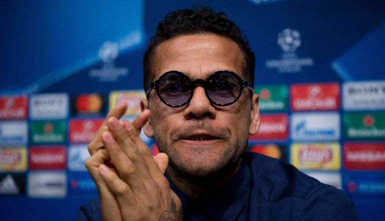Dani Alves, em coletiva de imprensa.