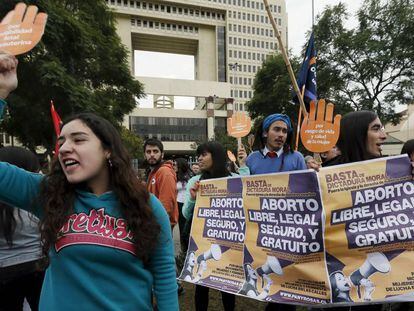 Manifestação no Chile pela legalização do aborto, em 2015