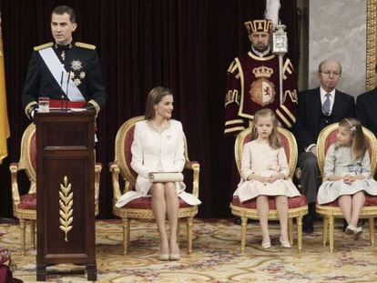 Felipe VI, a princesa das Astúrias e as infantas.