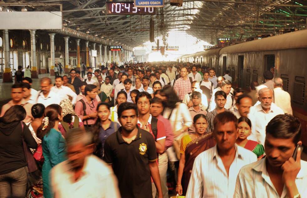 A estação ferroviária de Chhatrapati Shivaji, em Mumbai, na hora do ‘rush’