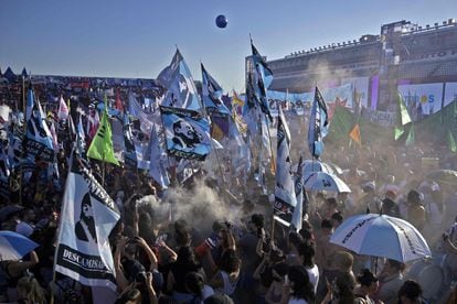 Combatientes kirchneristas en el XI aniversario de Néstor Kirchner