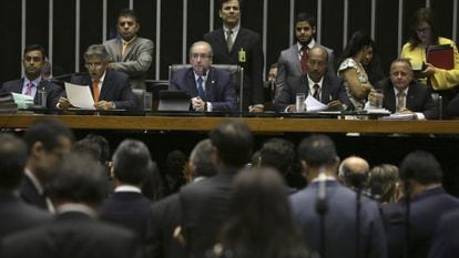 Eduardo Cunha preside a sessão do Congresso que acolheu o pedido de destituição de Dilma.