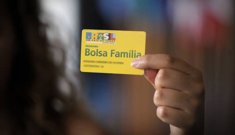 Torcedores usam programa social para ofender rivais.