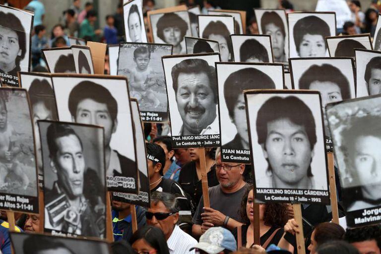Protesto em Lima contra o indulto a Fujimori.