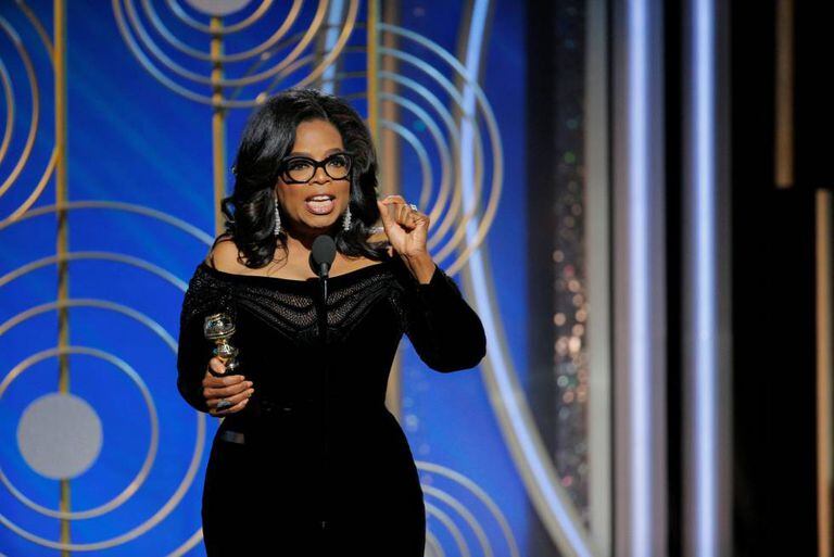 Oprah Winfrey durante o seu discurso (legendas do vídeo em espanhol).