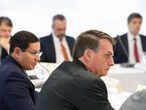 Jair Bolsonaro em reunião com o vice-presidente e ministros, no dia 22 de abril de 2020.