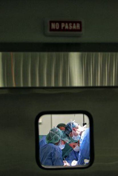 Transplante de hígado, na semana passada, no Hospital Puerta de Hierro de Majadahonda, Madrid.