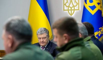 O presidente ucraniano, Petro Poroshenko, em uma reunião com militares em 30 de novembro de 2018.