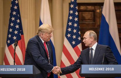 O presidente dos Estados Unidos, Donald Trump, e seu homólogo russo, Vladimir Putin, após a reunião em Helsinque.