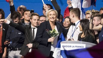 Marine Le Pen, este 1º de maio em Villepinte, ao norte de Paris.