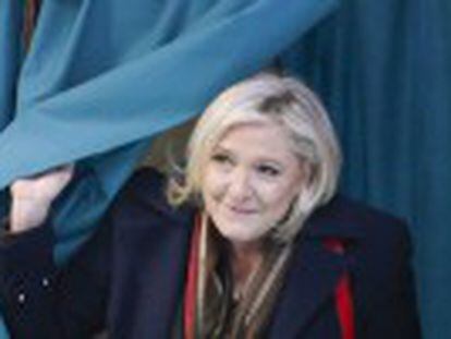  Somos o principal partido da oposição , diz Marine Le Pen, líder da Frente Nacional, após denunciar ter sido vítima de manipulação