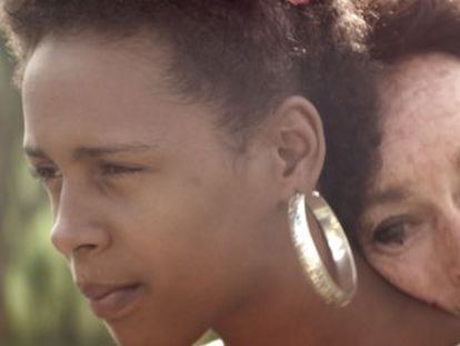 Yanet Mojica e Geraldine Chaplin no filme dominicano &#039;D&oacute;lares de areia&#039;.