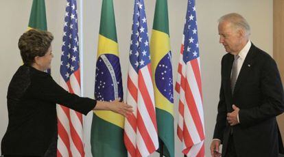 Dilma Rousseff e Joe Biden em Brasília em maio de 2013.