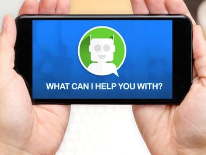 Agente virtual atendendo a um cliente através do smartphone. 