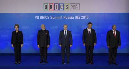 Dilma Rousseff, Narendra Modi, Vladimir Putin, Xi Jinping e Jacob Zuma na quinta-feira em Ufá, na cúpula dos BRICS.