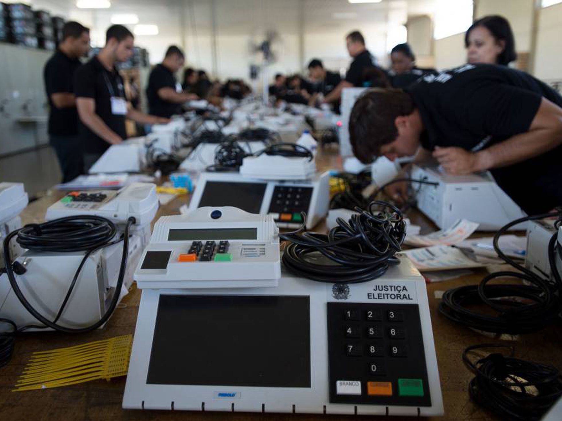 Urna eletrônica, um debate sobre segurança usado por Bolsonaro como ameaça | Brasil | EL PAÍS Brasil