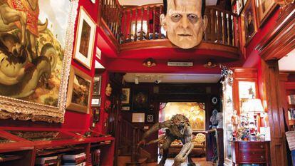 A entrada da Bleak House, a casa que abriga a coleção de Del Toro.