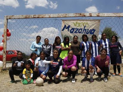 A equipe feminina de futebol mazahua.