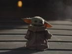 El Niño, personaje al que Internet ha apodado 'Baby Yoda', en el quinto capítulo de 'The Mandalorian'