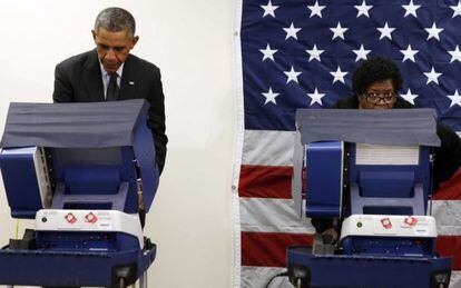 O presidente Obama vota em Chicago em novembro de 2014.