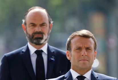 Édouard Philippe acompanha Macron em celebração dos 75 anos do fim da Segunda Guerra, em 8 de maio. 