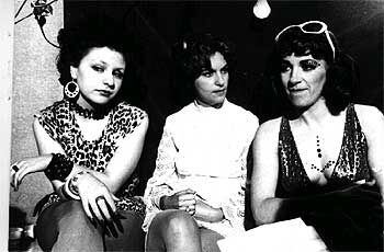 Alaska, Eva Siva e Carmen Maura (da esquerda para a direita), intérpretes de ‘Pepi, Luci, Bom e Outras Garotas de Montão’.