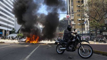 Explosão na Praça Altamira, zona rica de Caracas.