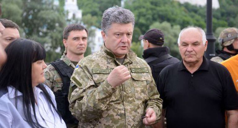 Petro Poroshenko visita o leste separatista.
