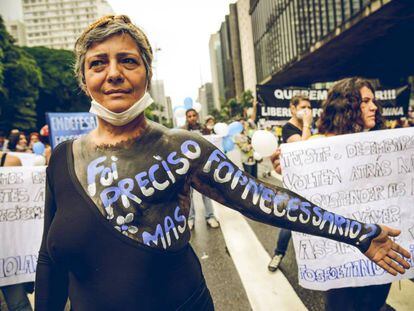 Protesto pela regularização da 'fosfo' na Avenida Paulista, em novembro de 2015.