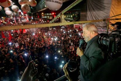 Lula discursa em São Paulo.