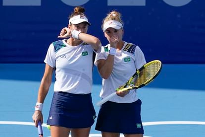 Luisa Stefani e Laura Pigossi conquistaram o bronze para o Brasil no tênis.