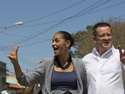 Marina Silva e Beto Albuquerque durante ato de campanha em S&atilde;o Paulo nesta quarta.