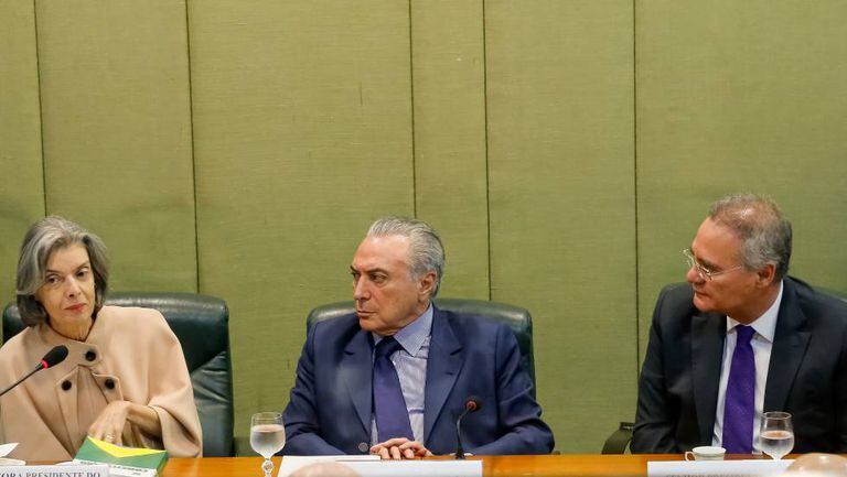 Cármen Lúcia, Michel Temer e Renan Calheiros.