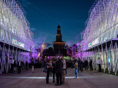 Entrada da Exposição Universal de Milão 2015, na Piazza Castello.