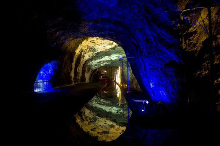 Interior de una mina em Cundinamarca, Colômbia.