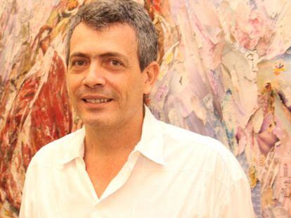O artista Carlito Carvalhosa.